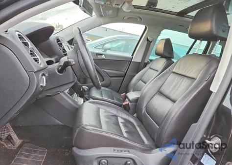 2017 Volkswagen Tiguan Sport z USA, uszkodzony, nr VIN WVGUV7AX8HK015347